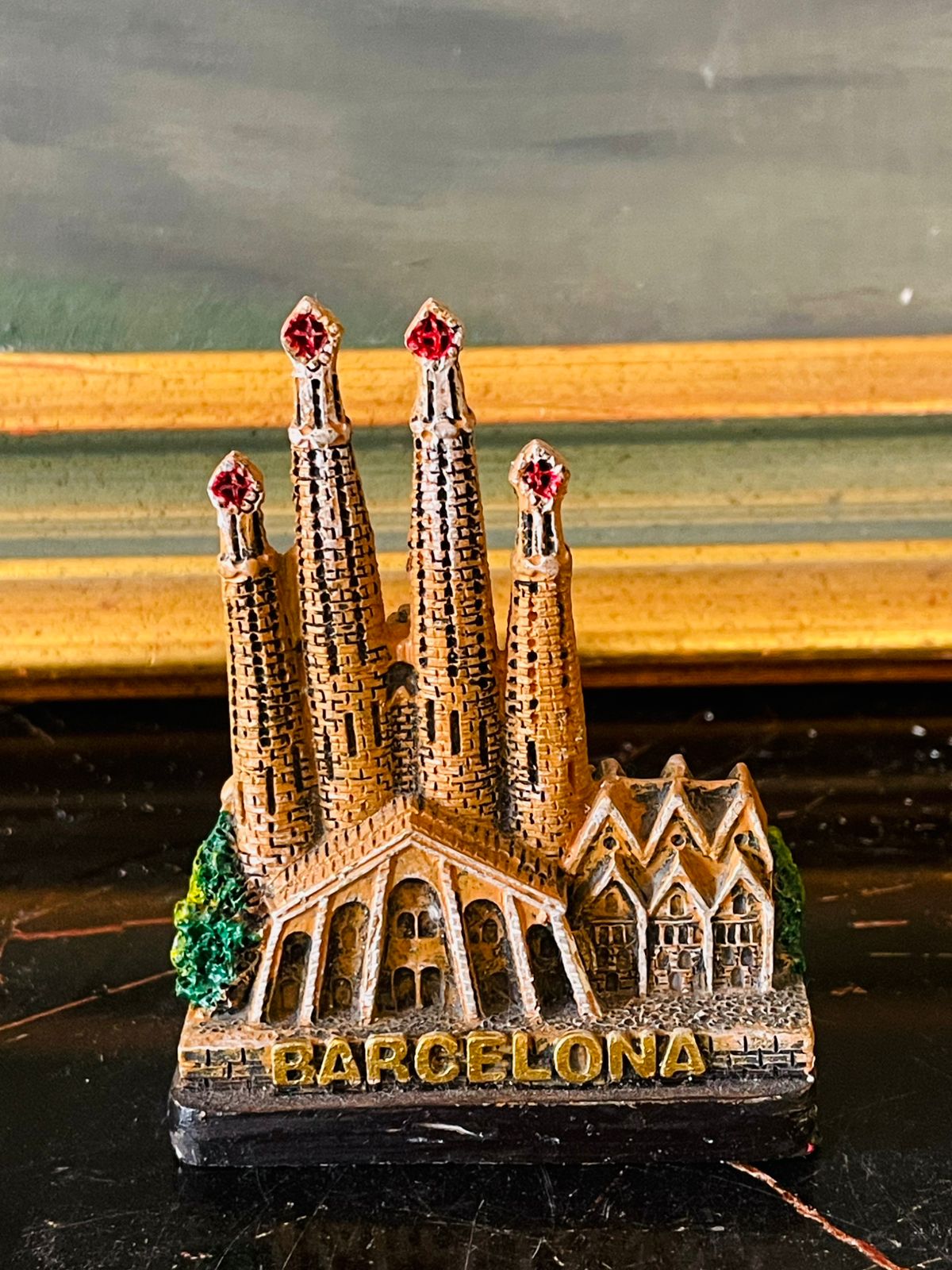 Miniature Sagrada Familia Barcelona Souvenir – Collectible Decor