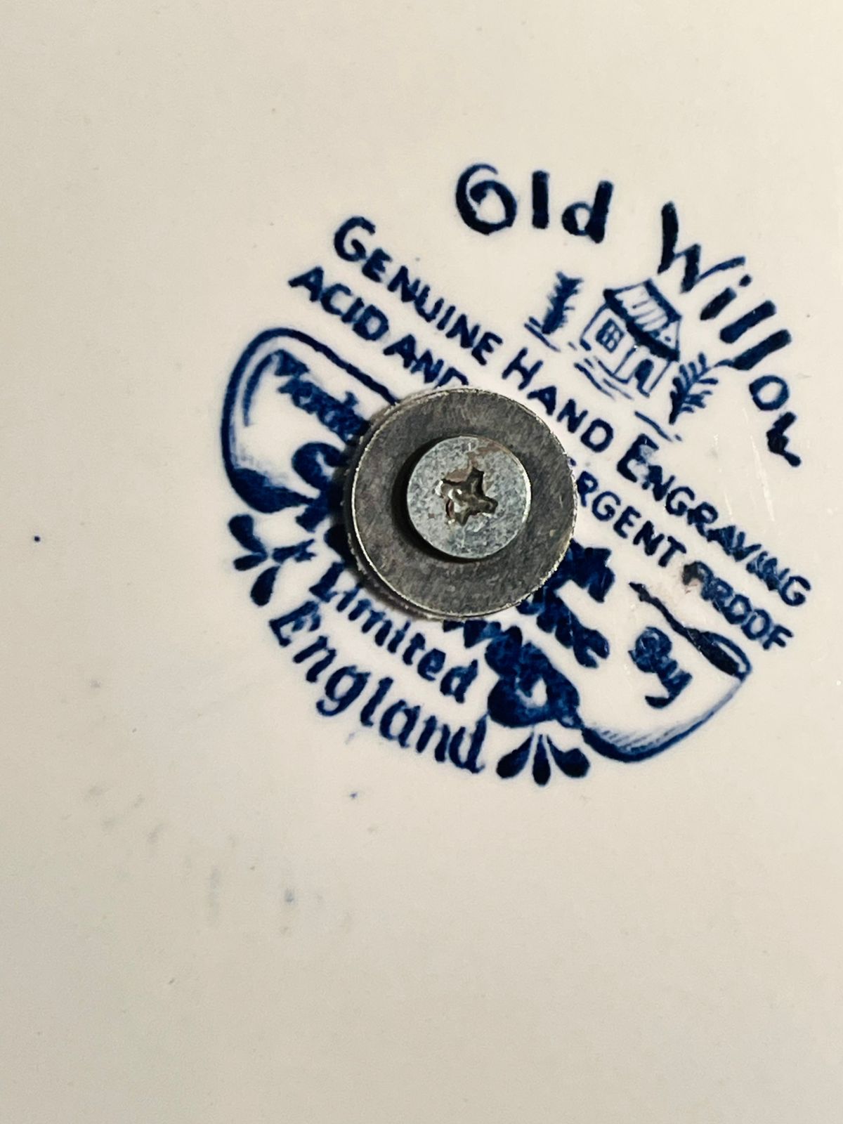 Old Willow Blue & White Cake Stand – Hand Engraved Fine England
