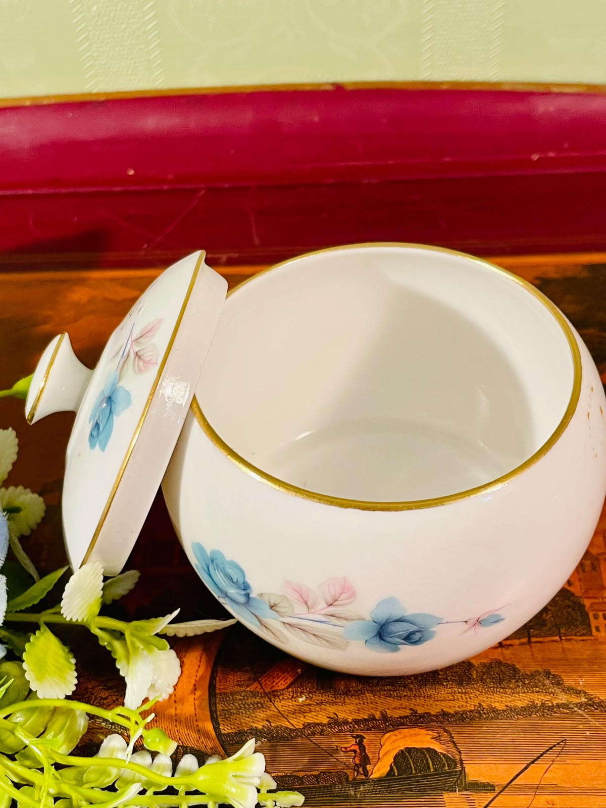 Blue Rose Ceramic Sugar Bowl with Lid – 4 Inch