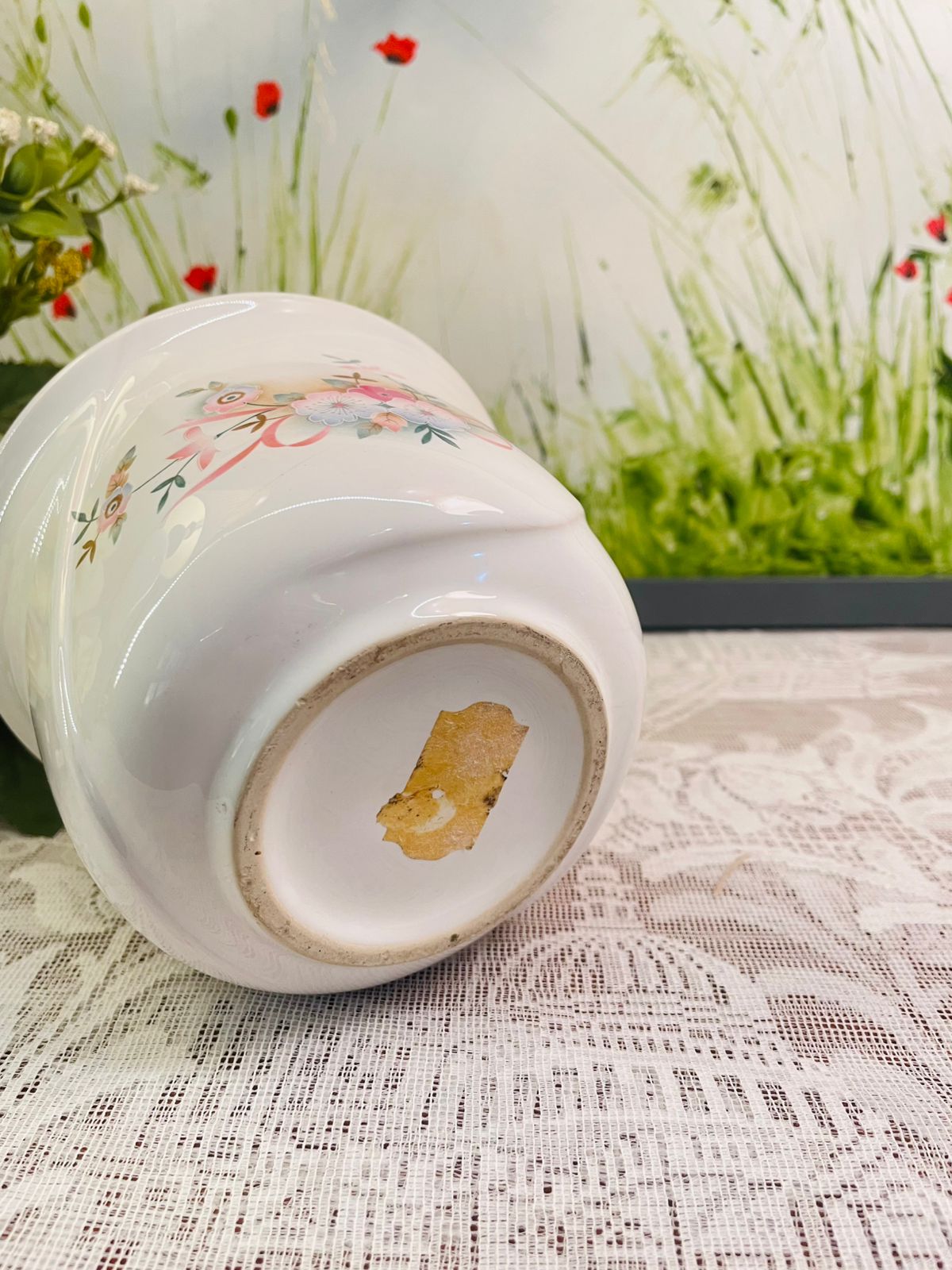 Vintage White Floral Ceramic Plant Pot – Cottage Planter