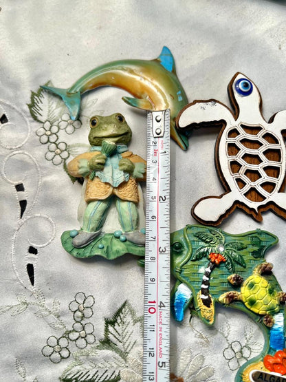Vintage Frog Figurine in Pastel Green & Yellow Magnet Set– 8 cm
