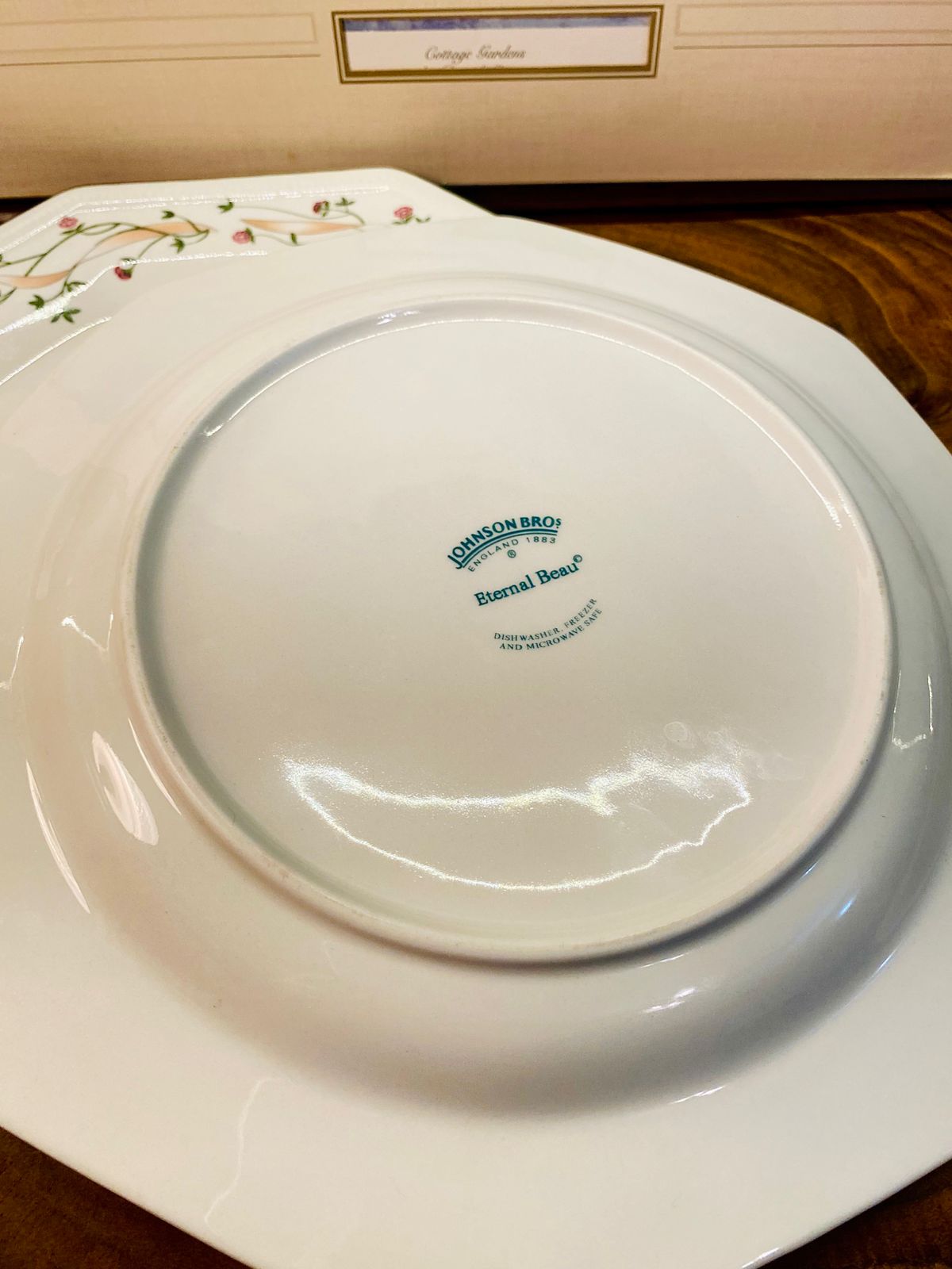 Set of 6 Johnson Bros Eternal Beau Octagonal Dinner Plates, England