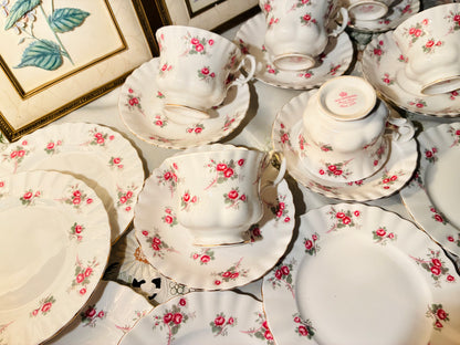 Richmond Rose Time Bone China Tea Set – 18 Pieces