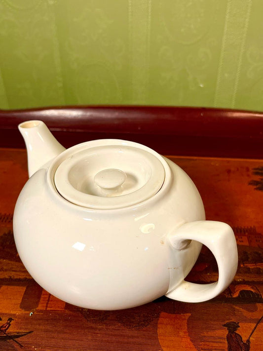 Vintage Ivory Ceramic Teapot | Minimalist Tea Pot | 6.5 Inch