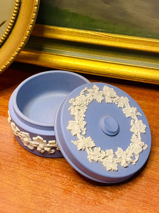 Rare Find Wedgwood Jasperware Trinket Box in pakistan