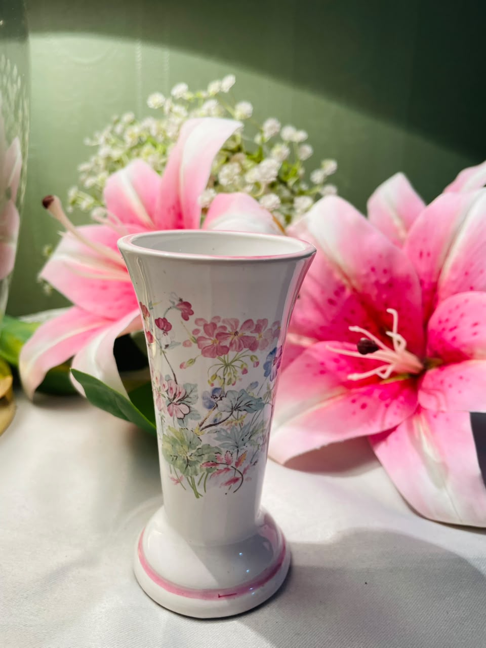 Norstock Ceramics Pink Floral Vase Approx. 11 cm