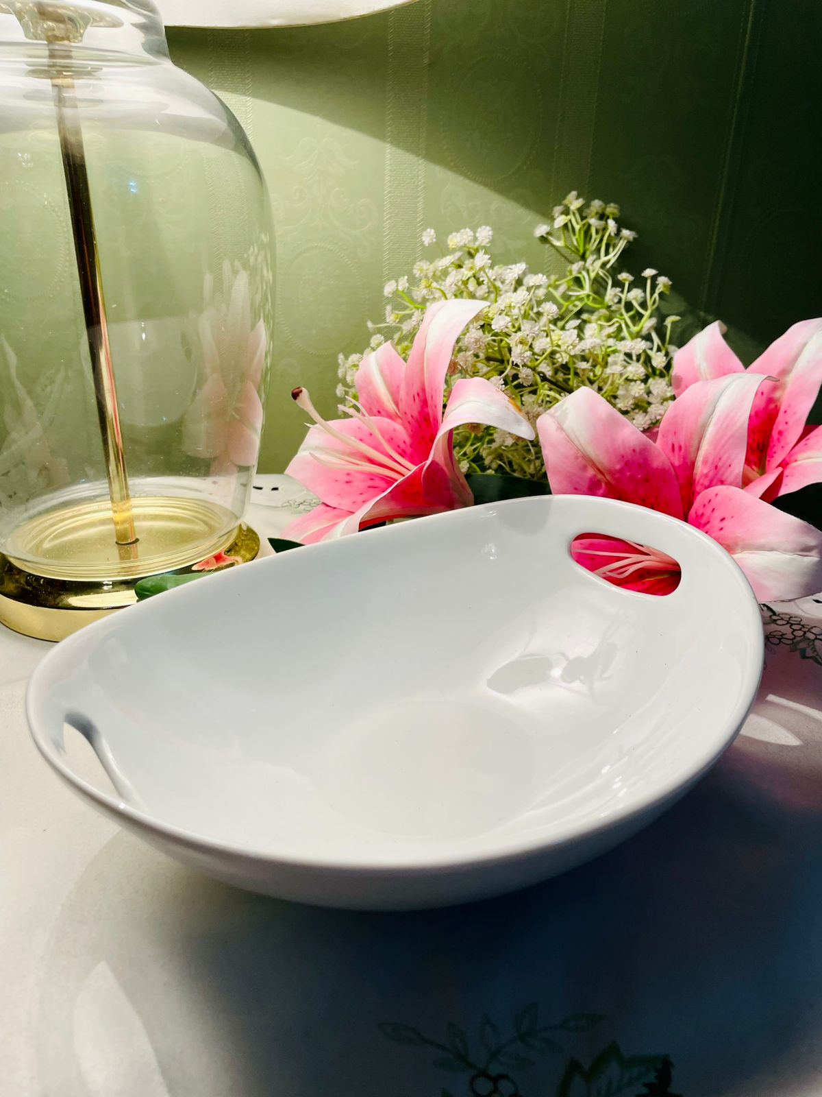 Vintage White Ceramic Oven-Safe Serving Dish Approx. 23 cm