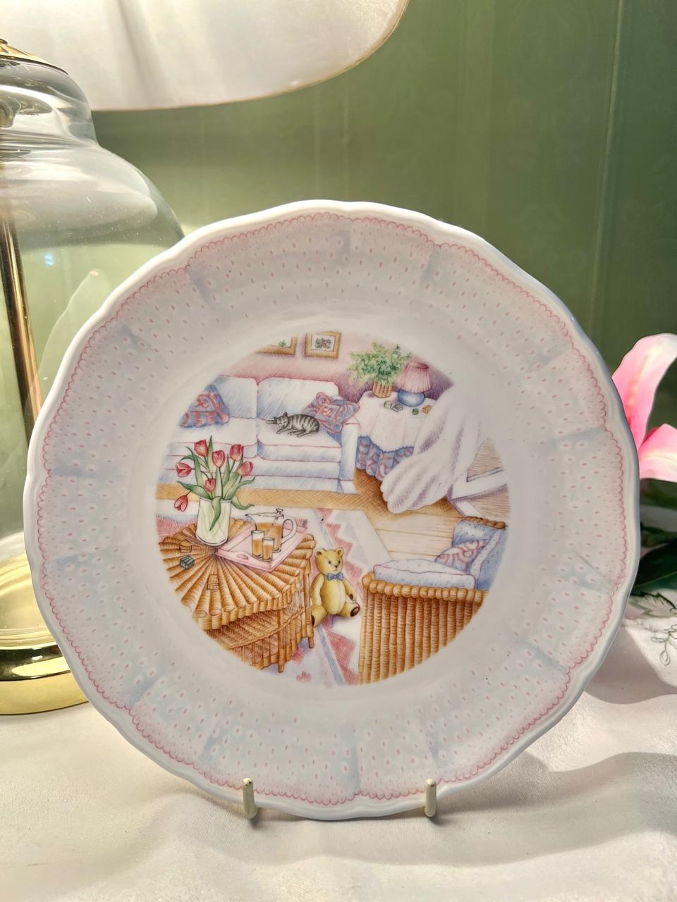 Royal Doulton Brinkworth Bear Wall Plate – 8 Inch