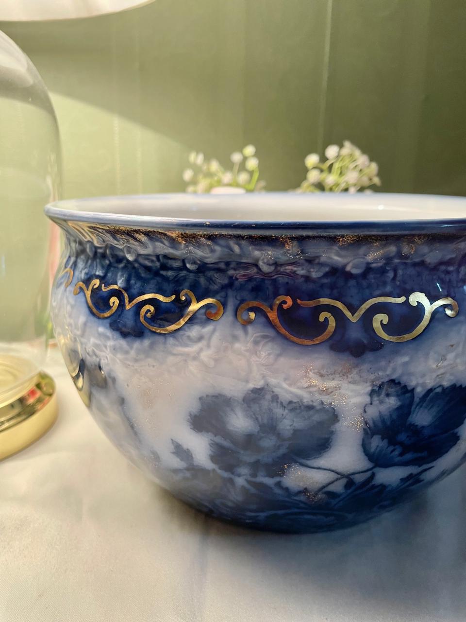 Rare Find Large Countess Blue Floral Jardiniere
