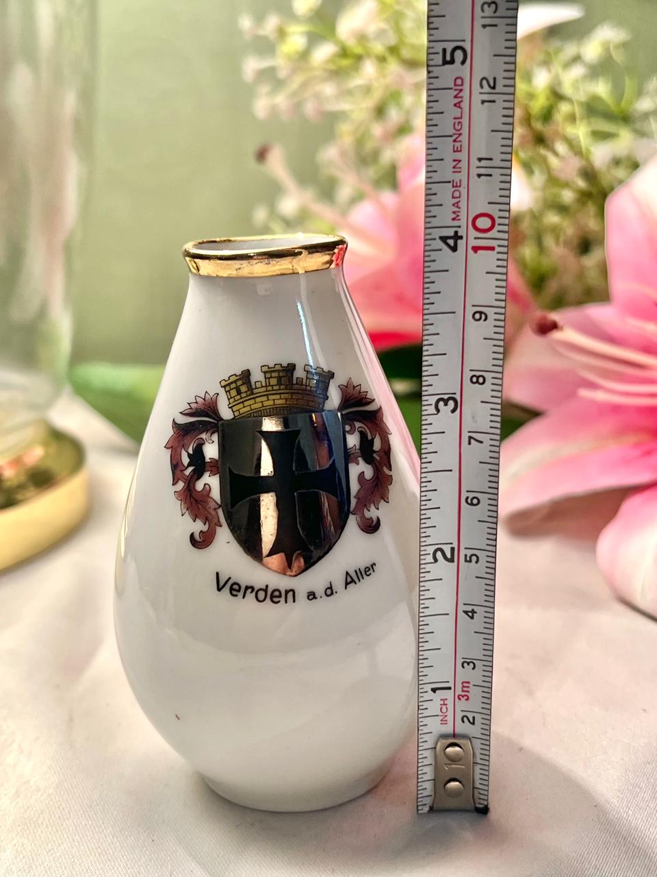 Vintage Verden an der Aller Souvenir Vase – German Porcelain Heraldic Crest – Approx. 10cm