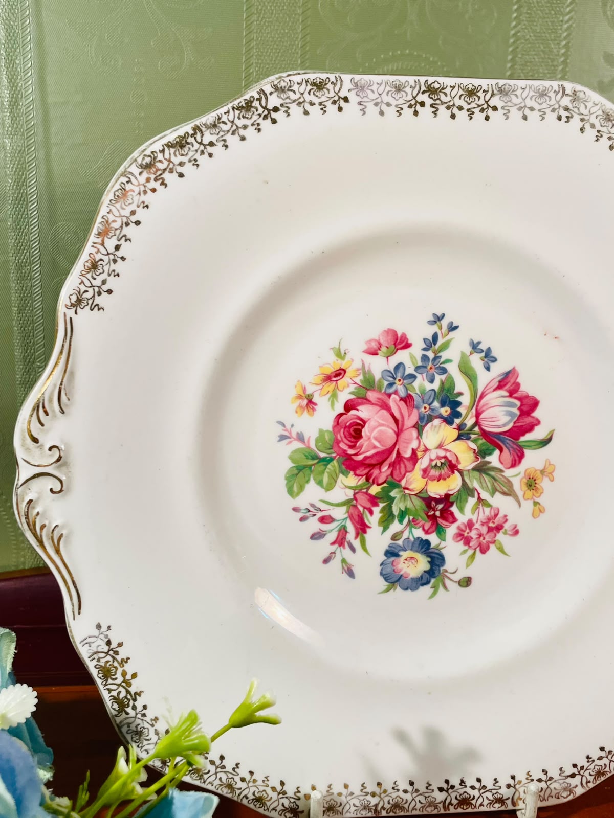 Royal Floral Handled Fine bone china Platter – 9 Inch