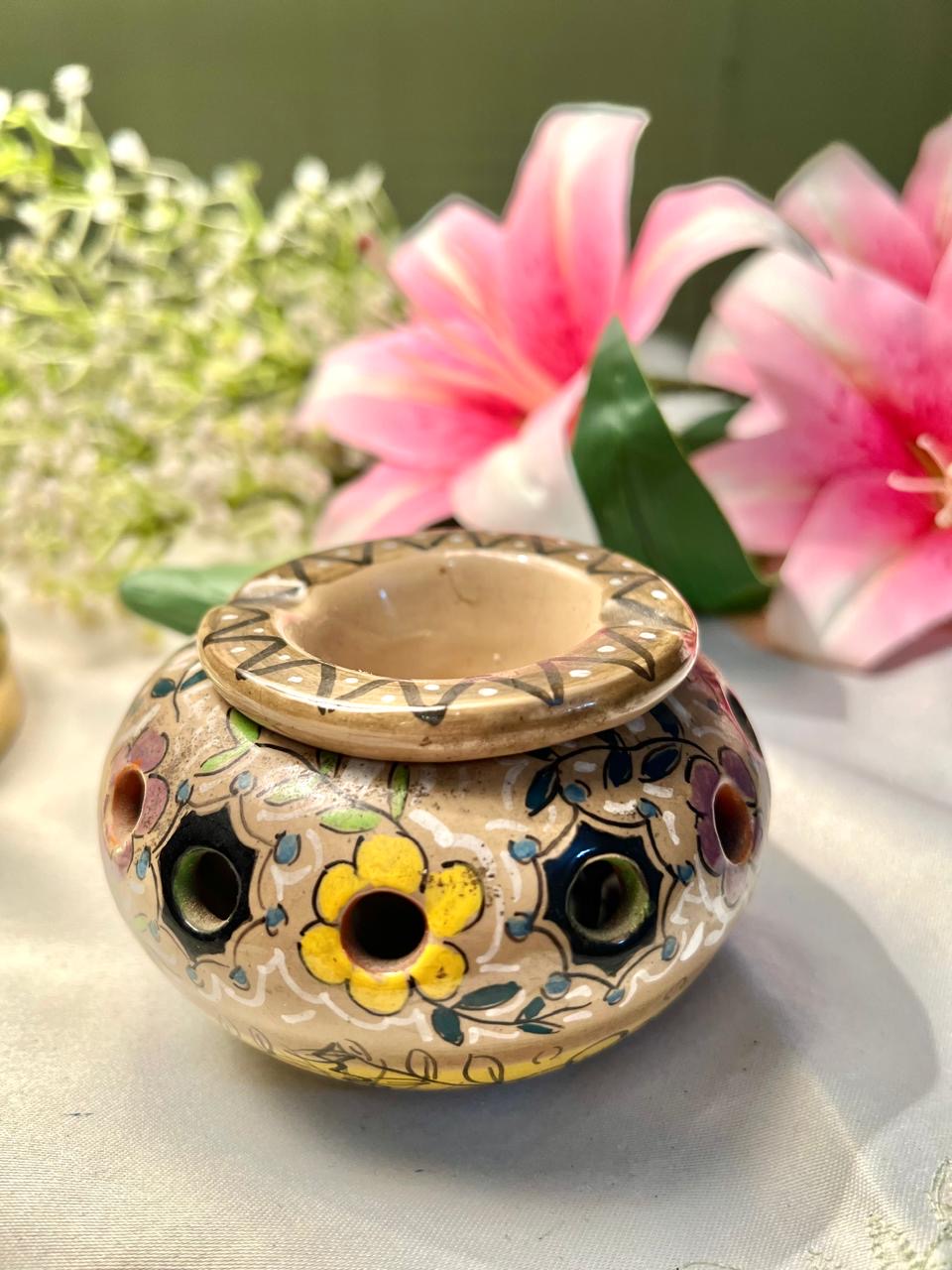 Hand Painted Anciuli Ceramica Floral Ceramic Potpourri Holder – 3 Inch