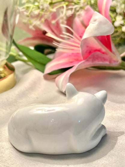 White Sleeping Cat Ceramic Figurine 7cm - 1 Piece