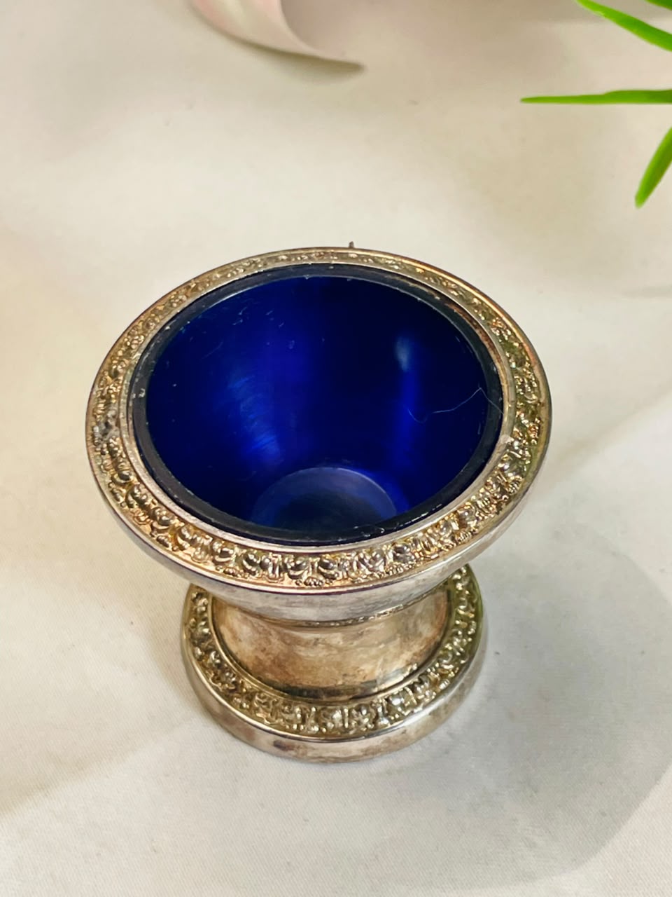 Silver-Tone Egg Cup with Blue Interior – 6 cm