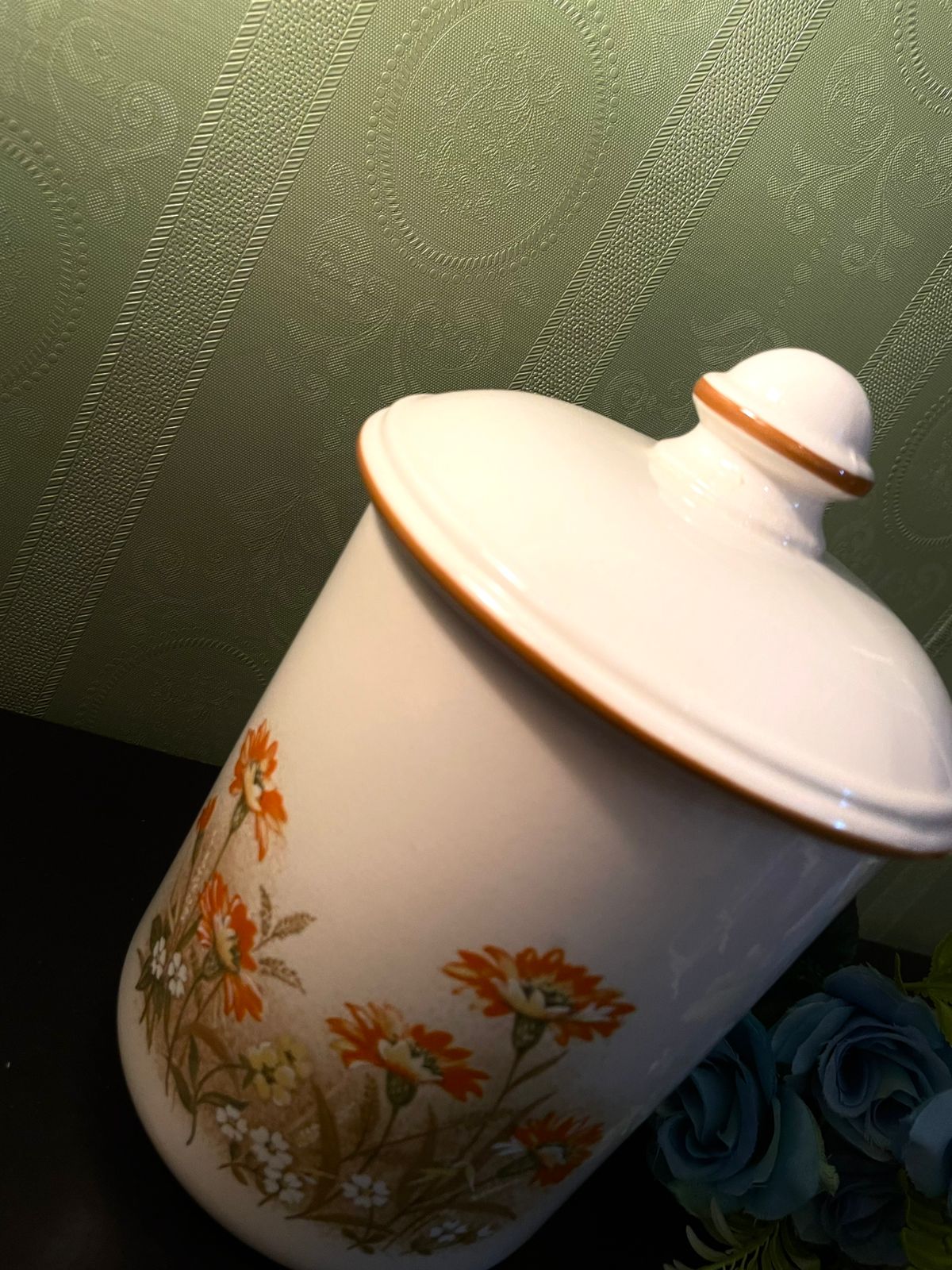 Vintage Floral Ceramic Storage Jar with Lid – 8.5 Inch