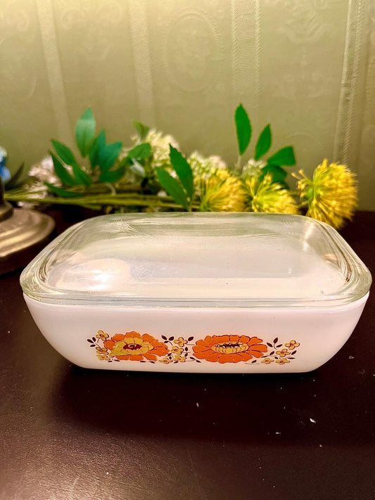 Pyrex Floral Lidded marble Baking Dish 16 cm