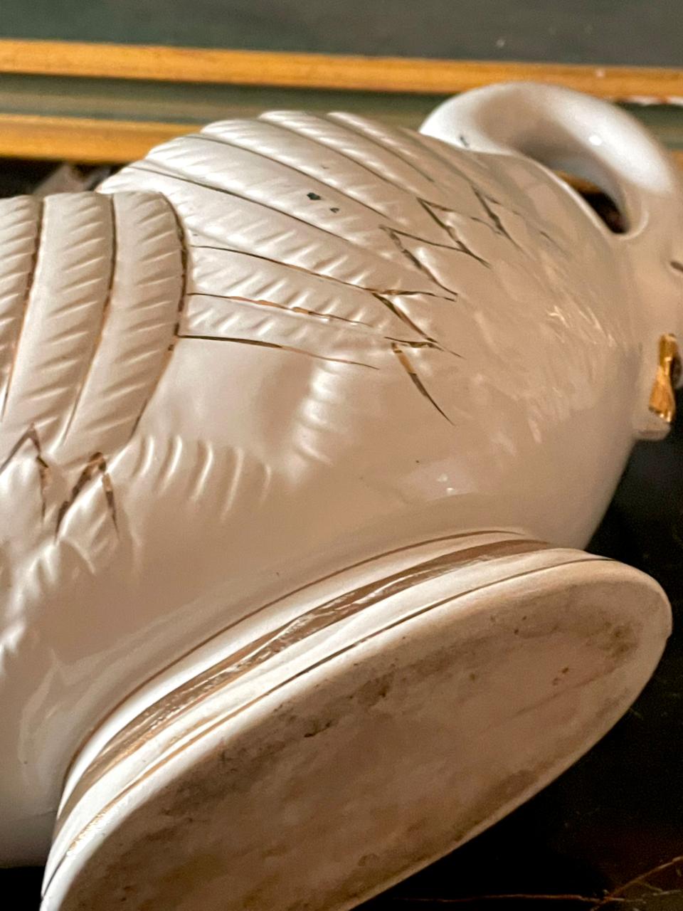 Vintage White Swan Centerpiece Planter / Vase with Gold Trim – Ceramic