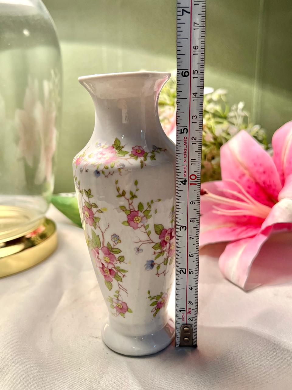 Vintage Floral Porcelain Bud Vase – Pink Blossom Pattern – Approx. 15cm