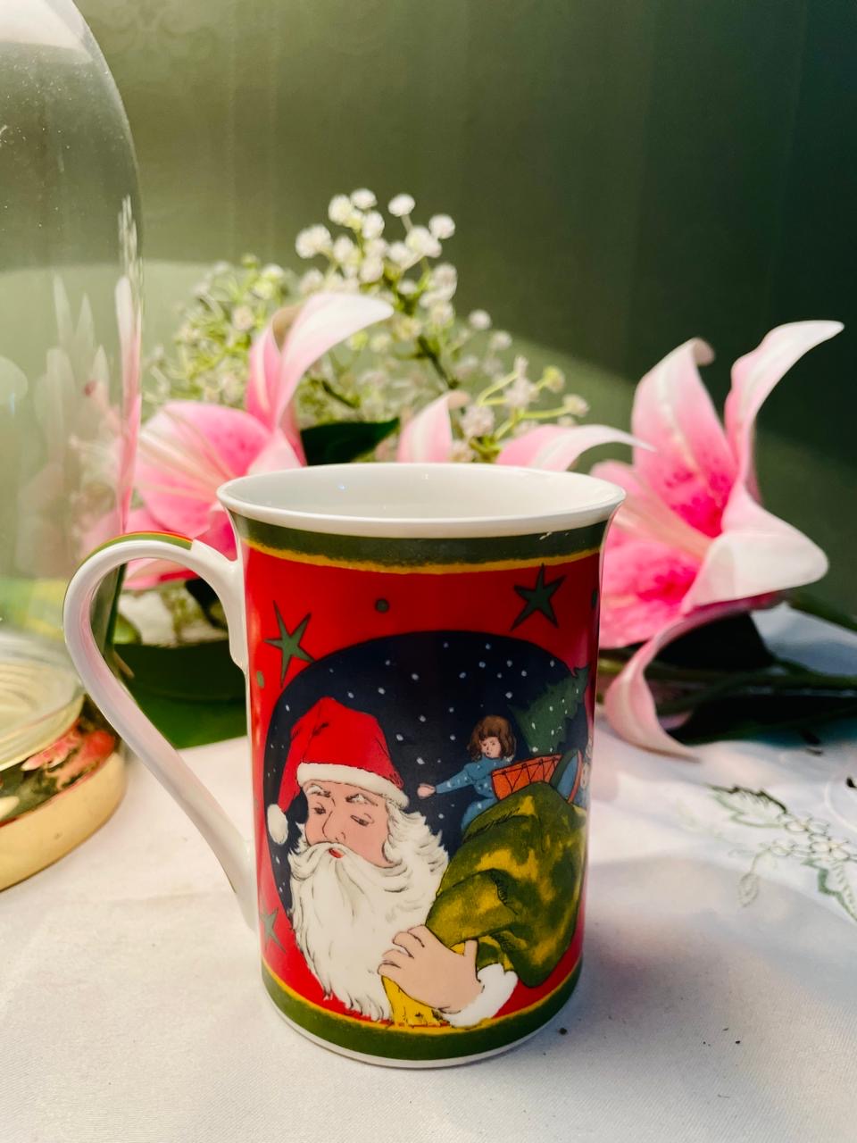Wm Stafford Fine Bone China Christmas Santa Mug 9 cm
