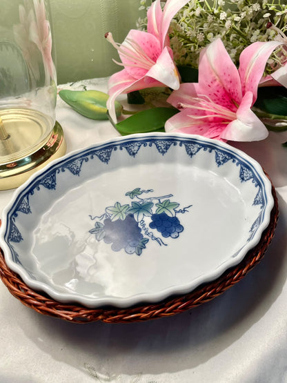 Blue & White Grape Serving Dish with Wicker Basket 23 cm