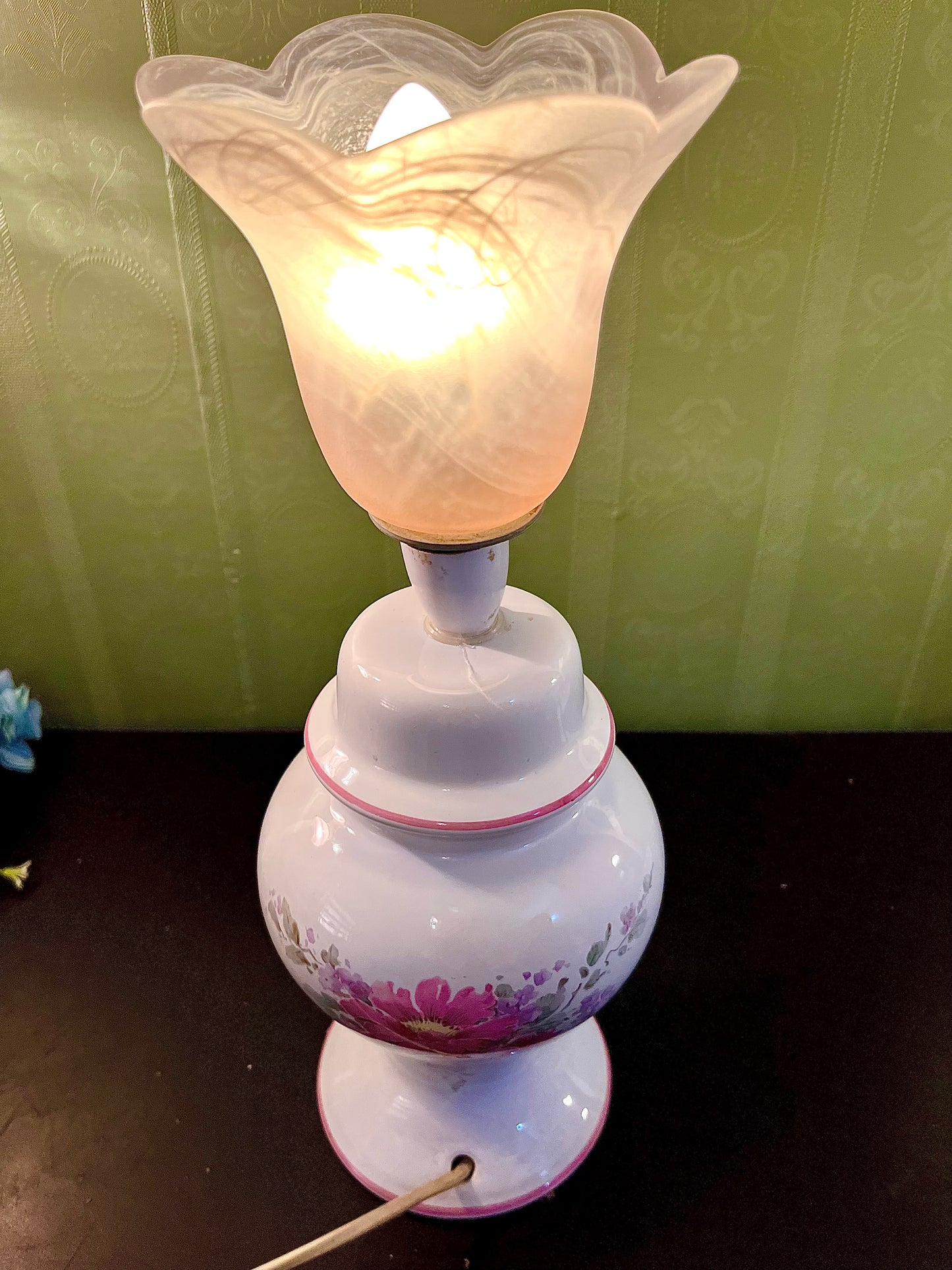 Vintage Floral Ceramic Hurricane Table Lamp with Glass Shade