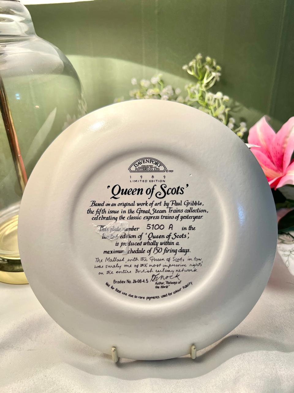 Davenport Queen of Scots Train Wall Plate – 8 Inch