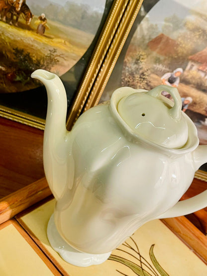 Royal Doulton White Bone China Teapot – Elegant Vintage England