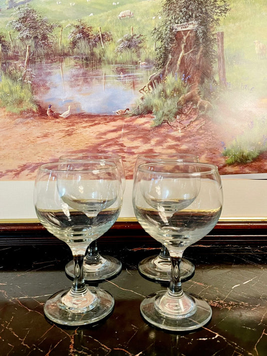 #GlassesSet #ClearGlasses #GlasswarePakistan #Accessories #ElegantGlassware #CocktailGlasses #DinnerwareSetPakistan #PartyGlassware #ClearGlassSet #GiftSetPakistan