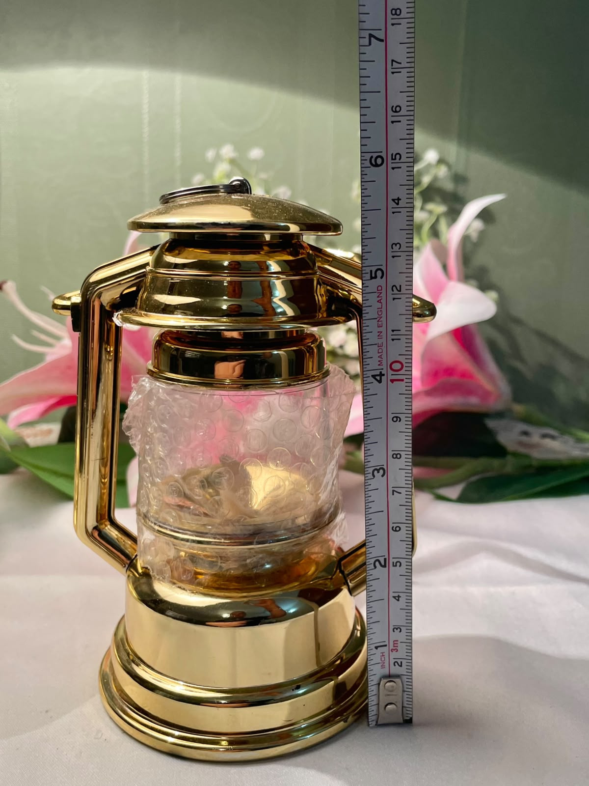 Gold Tone Lantern with Textured Crystal Chamber 5.5 Inch