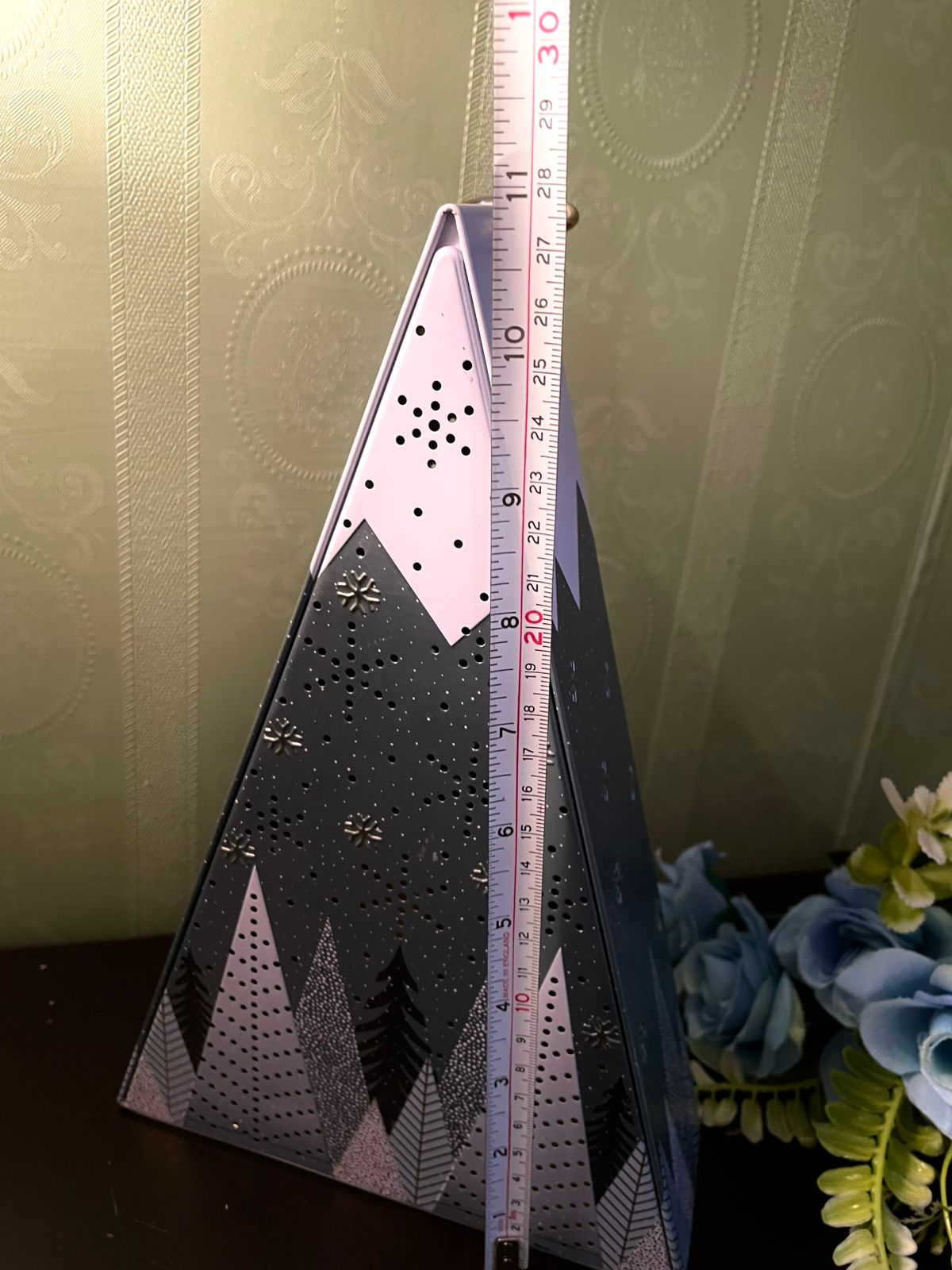 Metal Christmas Tree Lantern Light Up Decoration – 11 Inch