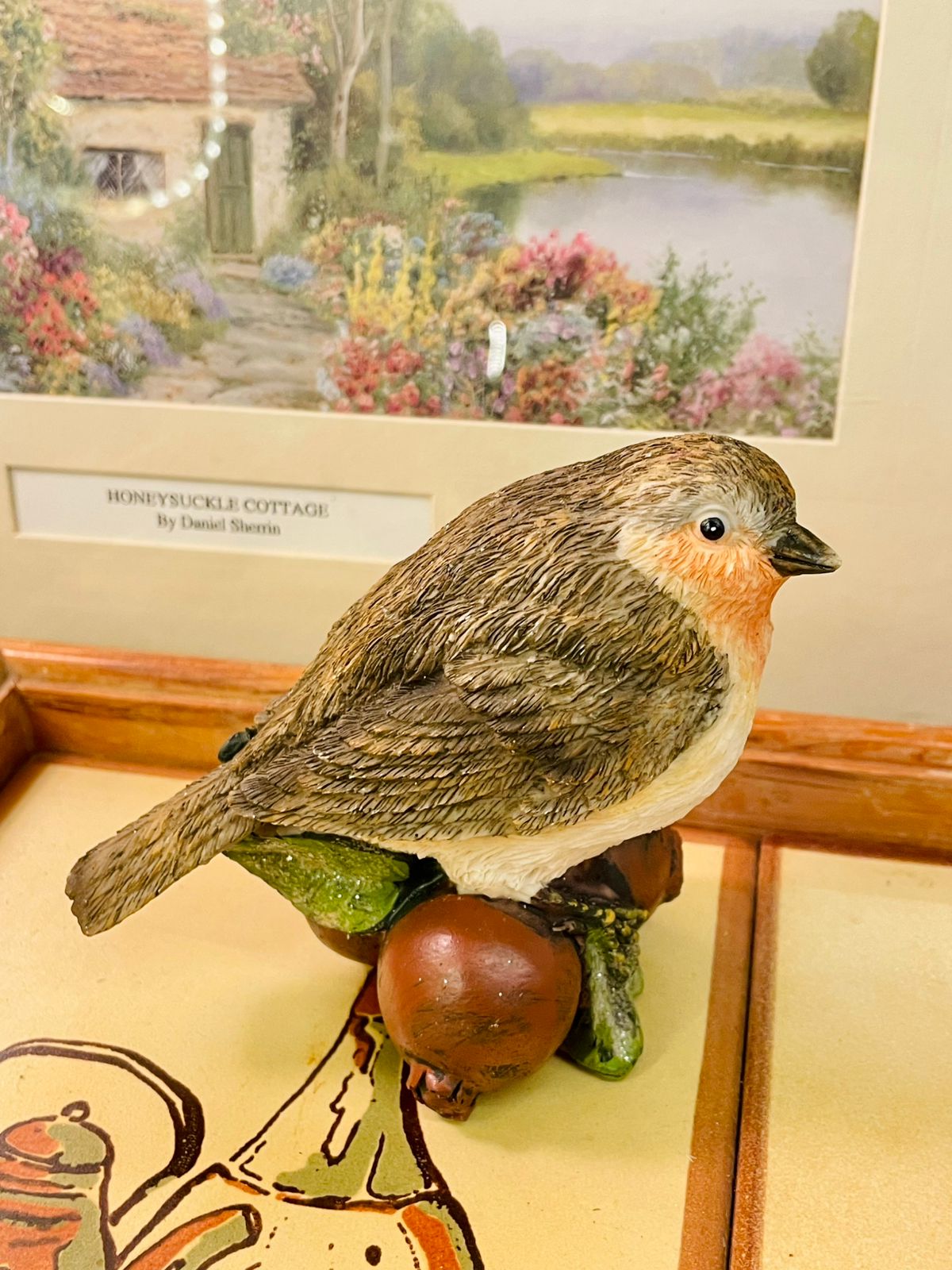 Robin Figurine, Bird Decor, Cottagecore Ornament, Woodland Home Decor, Autumn Figurine, Bird Lover Gift, Natural Style Collectibles, Resin Bird Statue, Shelf Decor Accent