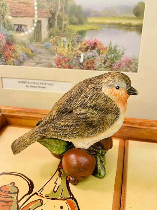 Robin Figurine, Bird Decor, Cottagecore Ornament, Woodland Home Decor, Autumn Figurine, Bird Lover Gift, Natural Style Collectibles, Resin Bird Statue, Shelf Decor Accent