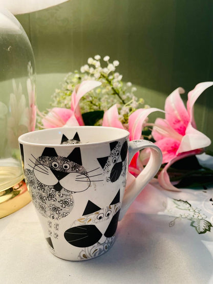 Dema Designs Patchwork Cats & Dogs Mug – Approx. 4.5 Inch