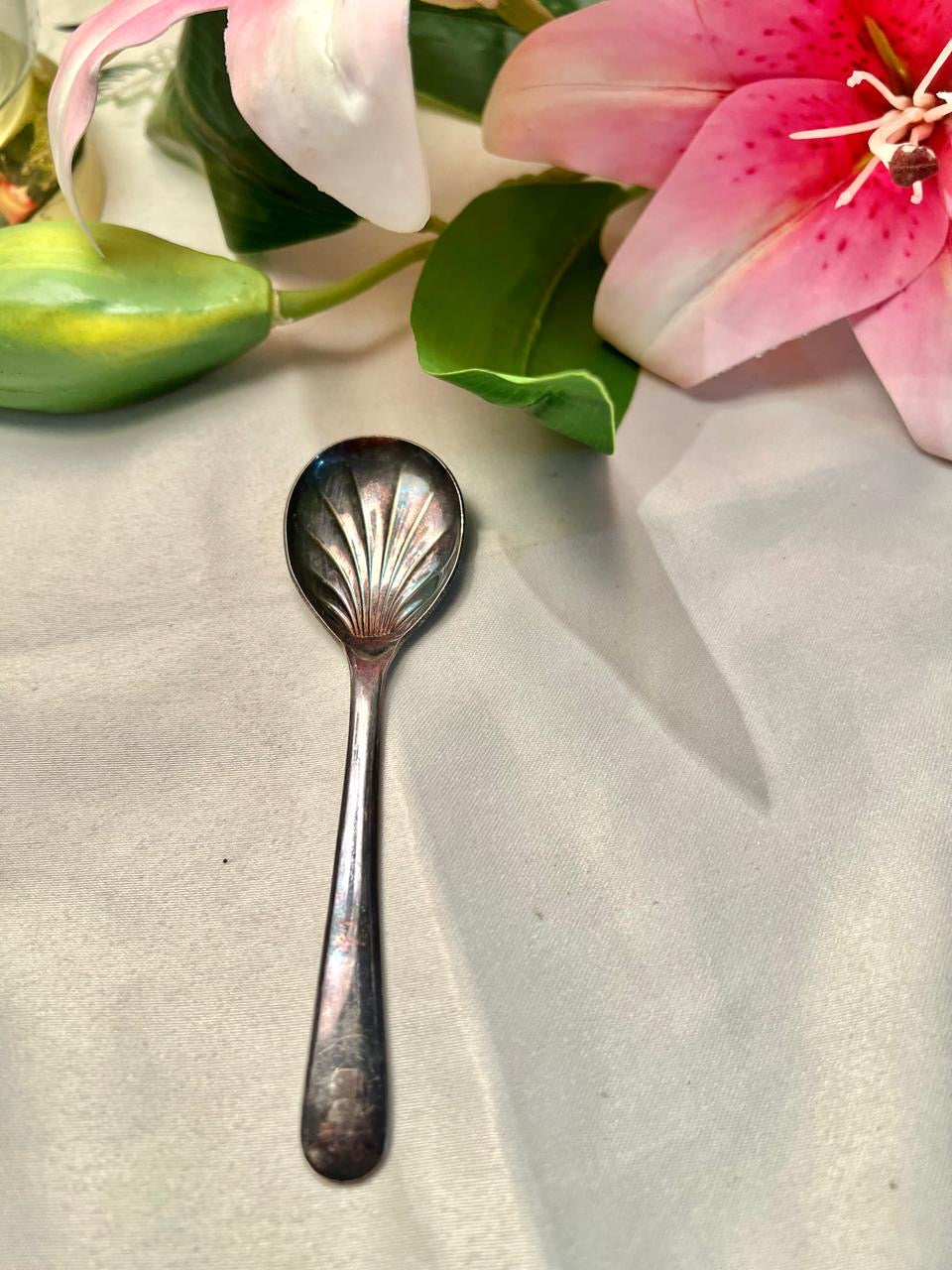 Vintage Shell-Detail Silver-Tone Spoon Approx. 12 cm