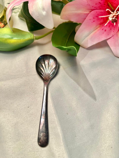 Vintage Shell-Detail Silver-Tone Spoon Approx. 12 cm
