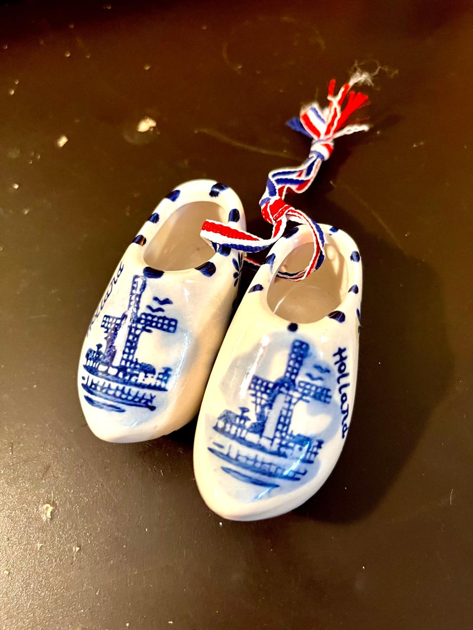 Vintage Delft-Style Ceramic Clog Pair – Holland Windmill Ornament