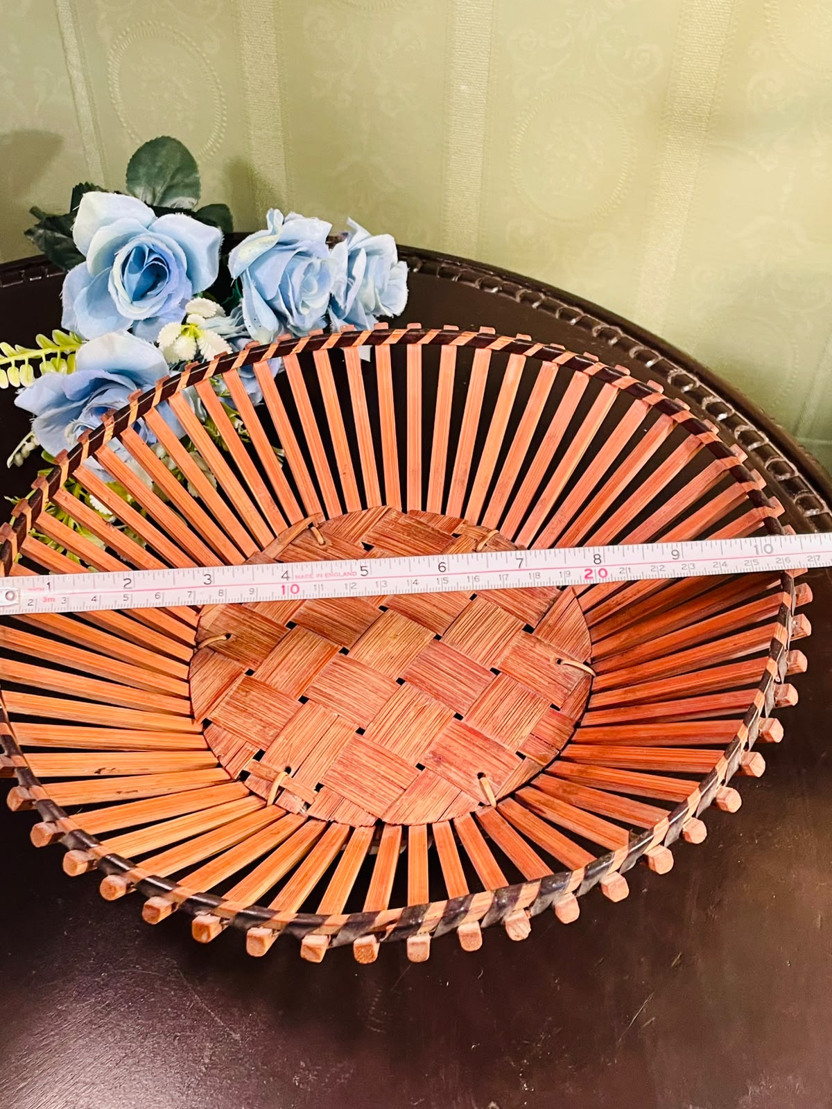 Large Handwoven Bamboo Fruit Basket – Round Decorative Serving Basket