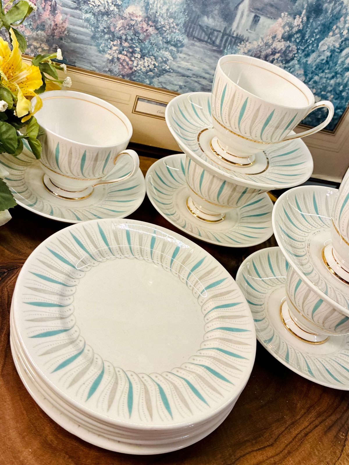 Queen Anne Caprice Bone China Tea Set 11 Pieces, England