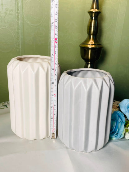 White Ribbed Ceramic Vases 2-Piece Set 16 & 14 cm
