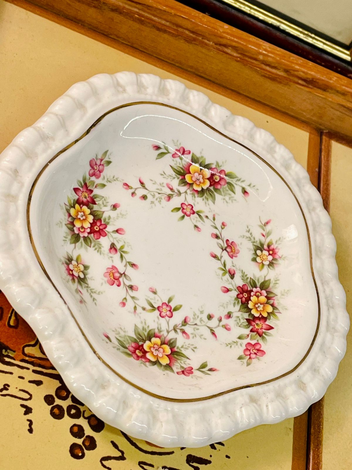 Elizabethan “Caprice” Fine Bone China Trinket Dish – Vintage Floral Plate
