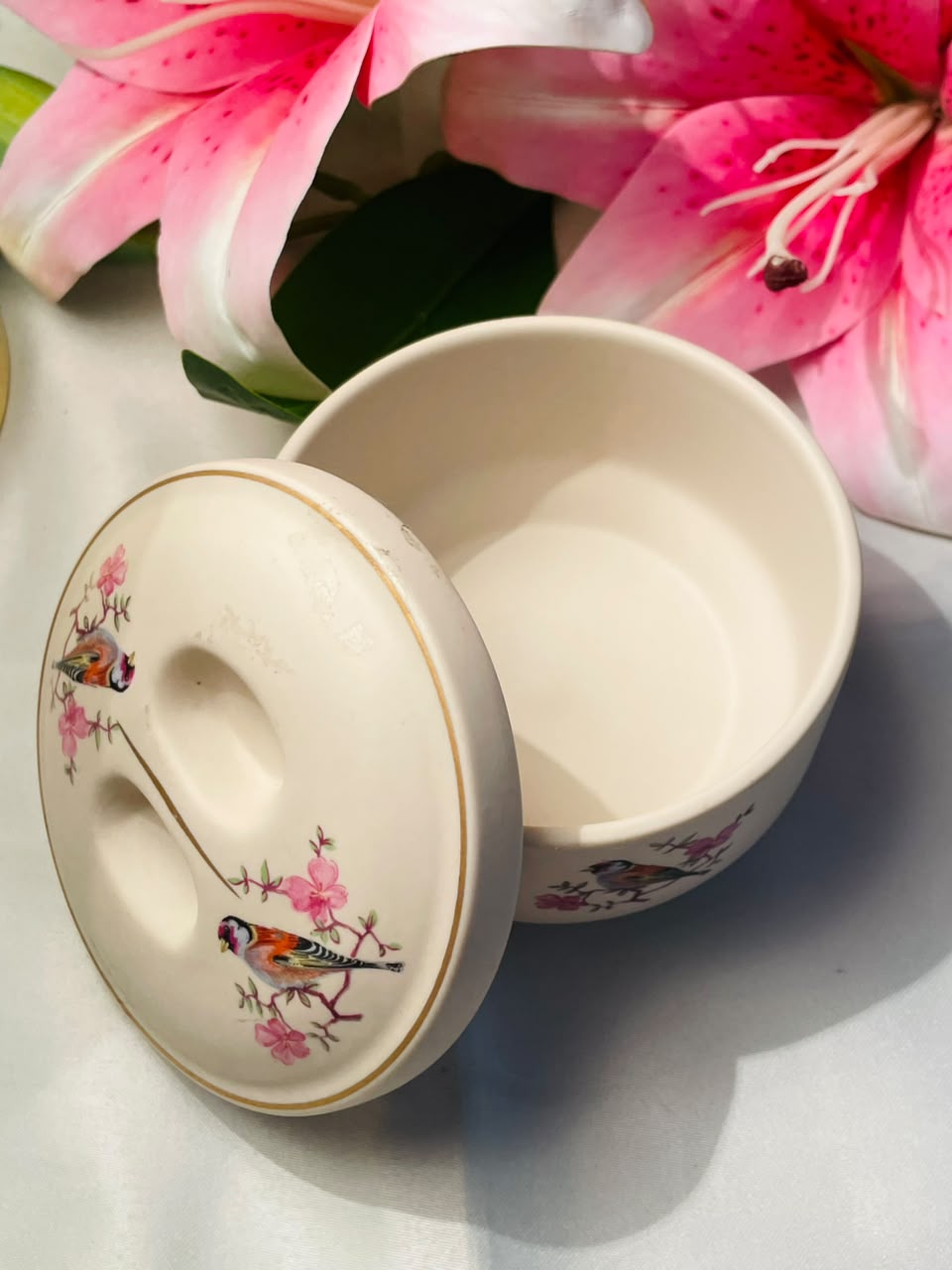 Porcelanas Ibis Floral Bird Lidded Porcelain Dish Approx. 10 cm