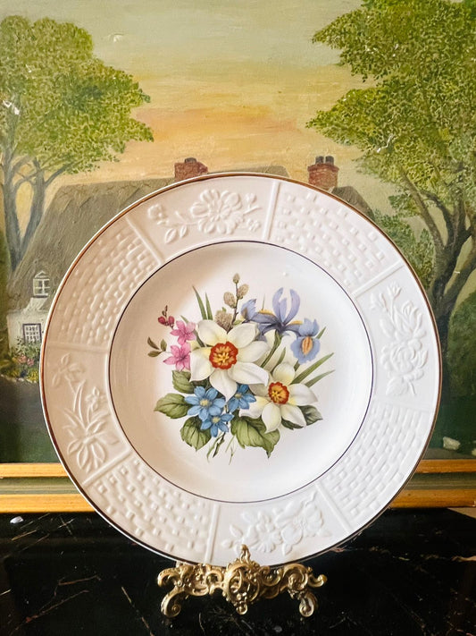 vintage floral plate england, embossed flower dinner plate, english garden crockery, daffodil and iris china plate, cottagecore table decor, royal doulton style plate, vintage home decor pakistan, sunset kitchen vintage collection, thrift crockery england, english country floral china