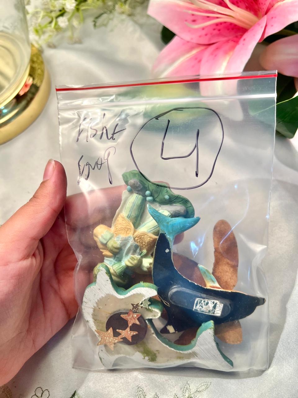 Vintage Frog Figurine in Pastel Green & Yellow Magnet Set– 8 cm