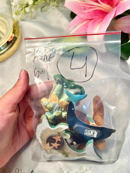 Vintage Frog Figurine in Pastel Green & Yellow Magnet Set– 8 cm