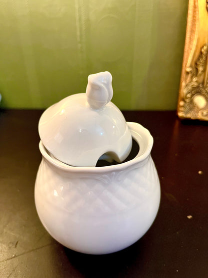 White Ceramic Sugar Bowl – Lidded Condiment Jar