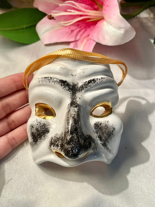 White & Black Ceramic Face Mask Decor – Approx. 10 cm