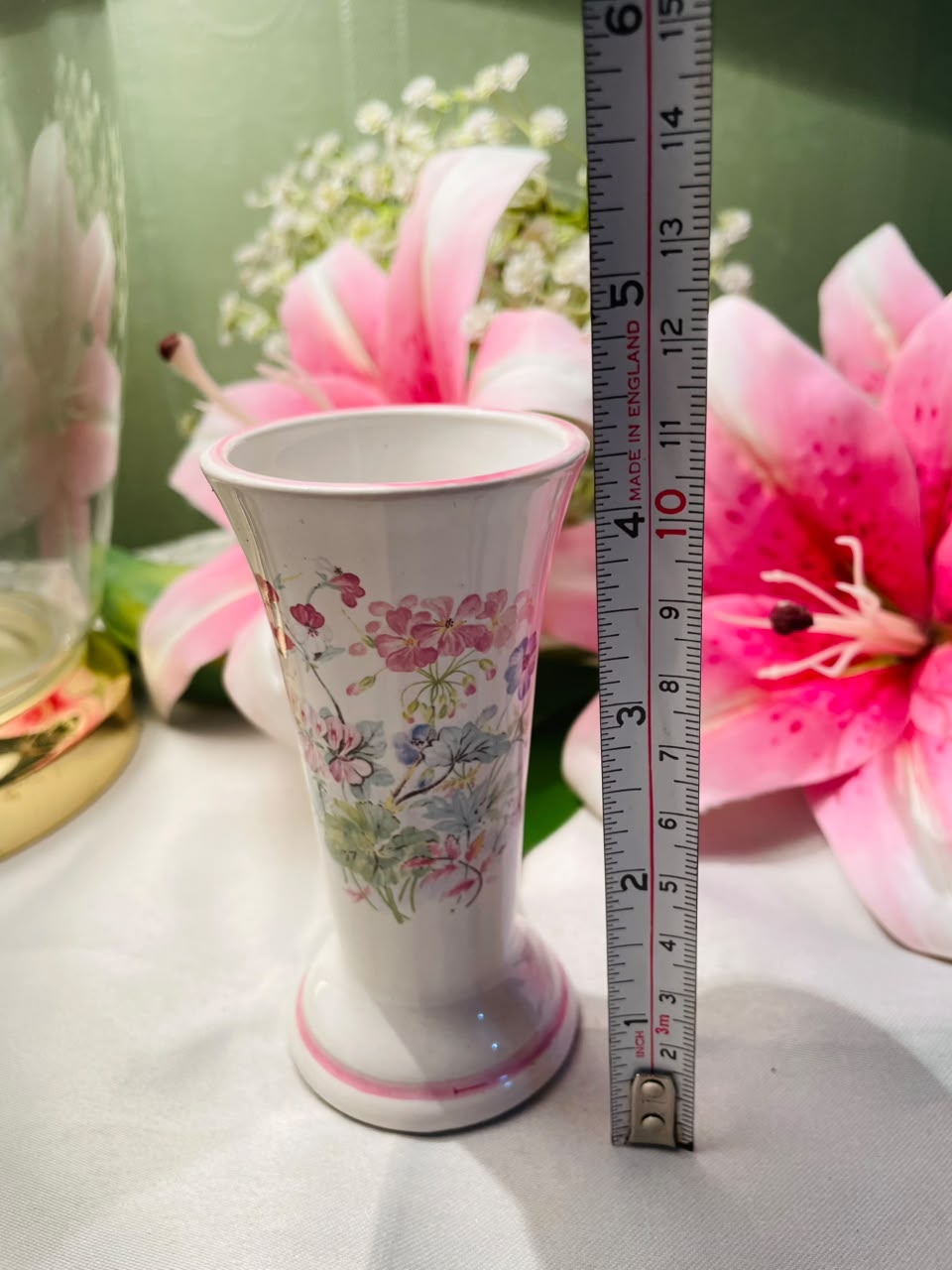 Norstock Ceramics Pink Floral Vase Approx. 11 cm