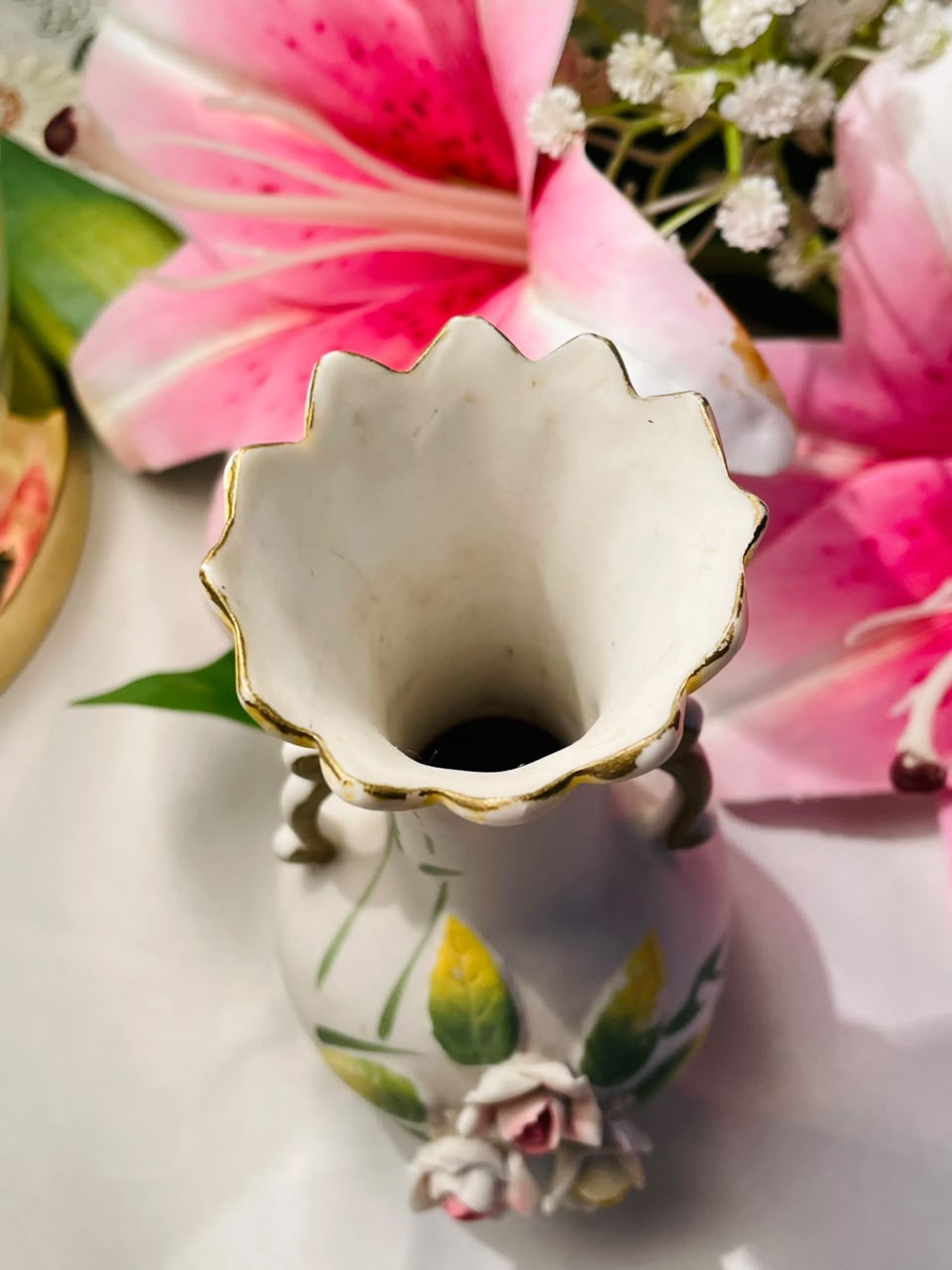 White Raised Rose Decorative Vase Gold-Tone Handles Approx. 14 cm
