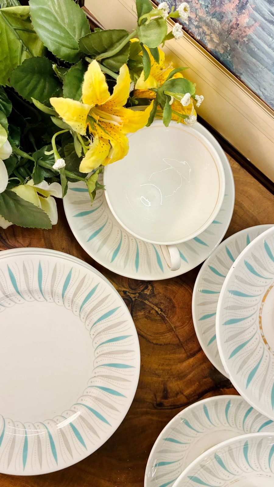 Queen Anne Caprice Bone China Tea Set 11 Pieces, England