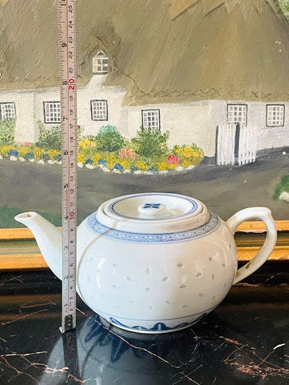 Vintage 1980s Chinese Porcelain Rice Grain Ware Teapot – Blue & White